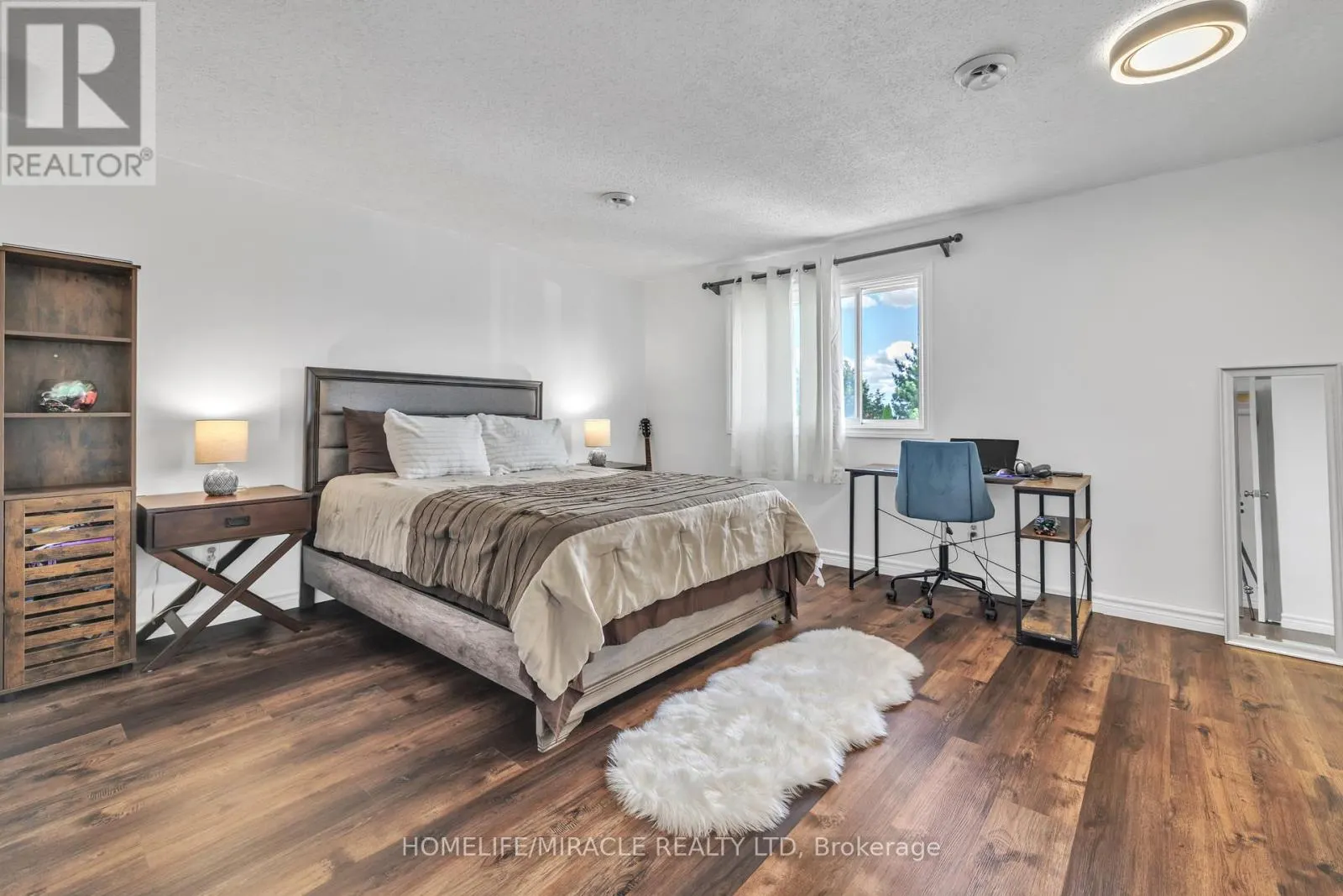 4 - 259 LANSDOWNE AVENUE