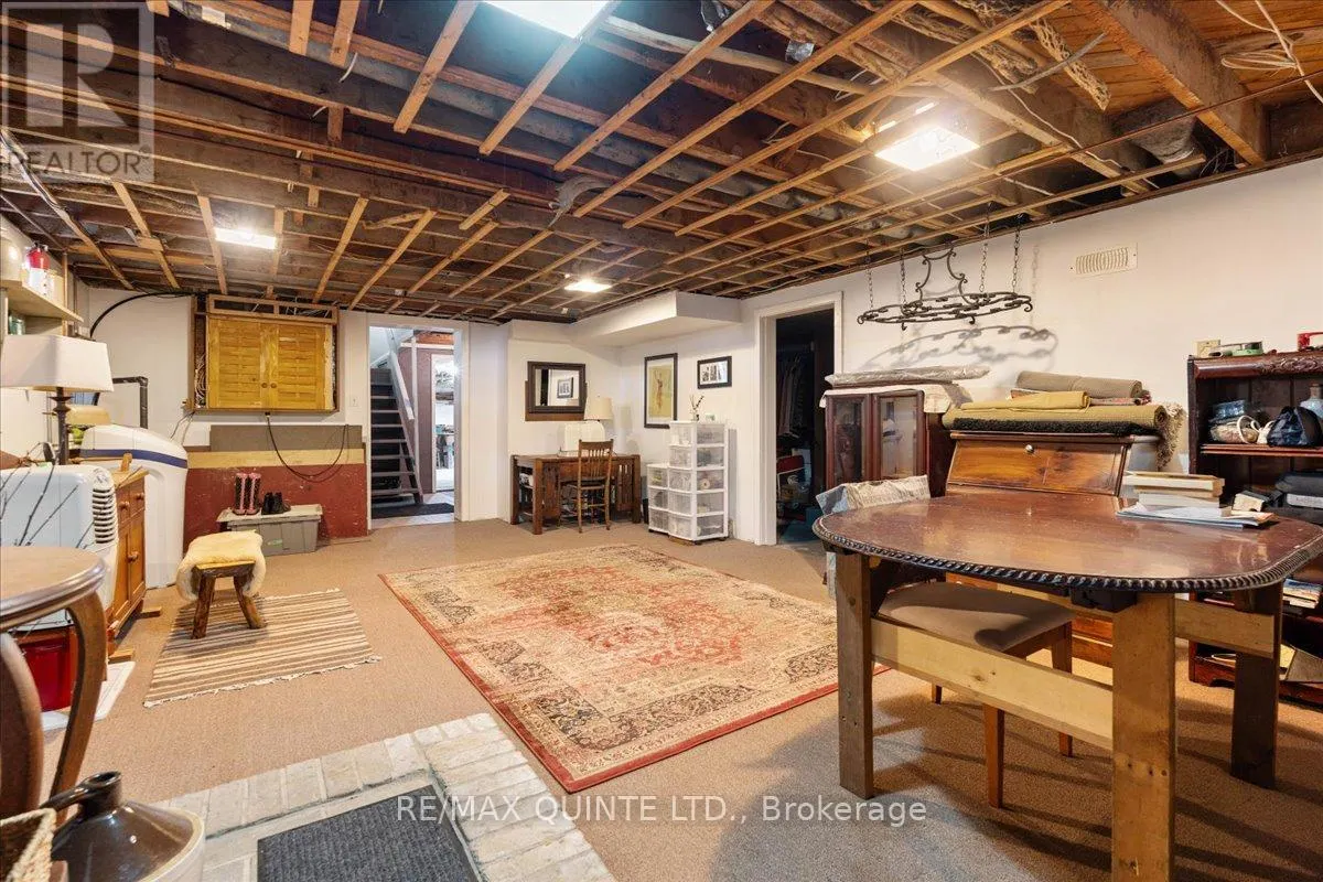 404 BRIDGE STREET W