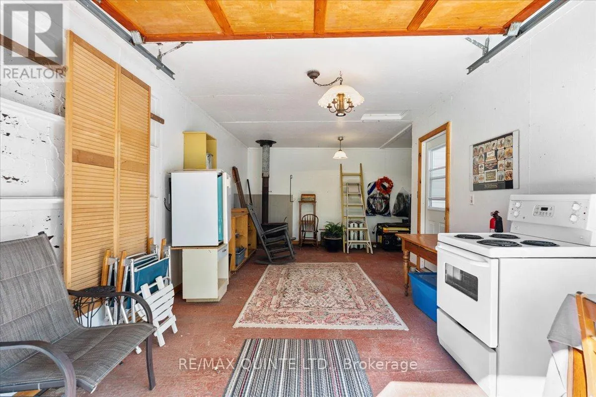 404 BRIDGE STREET W