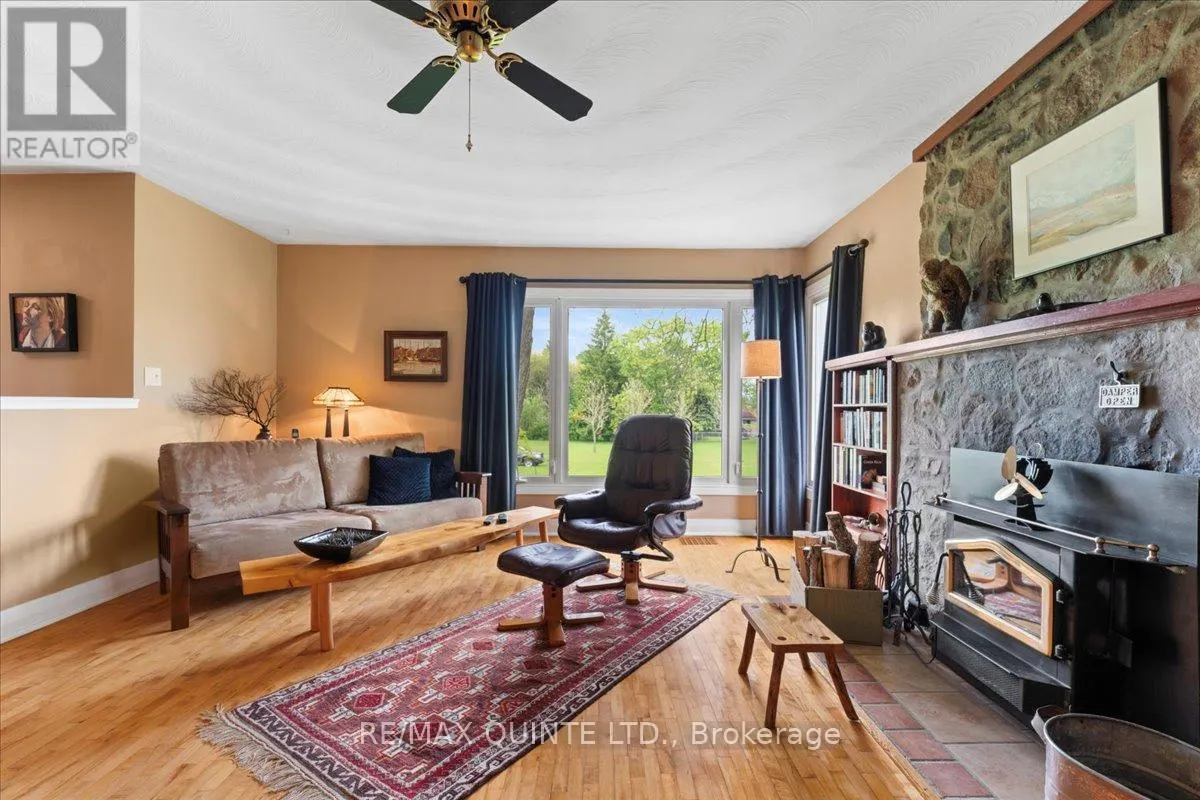 404 BRIDGE STREET W