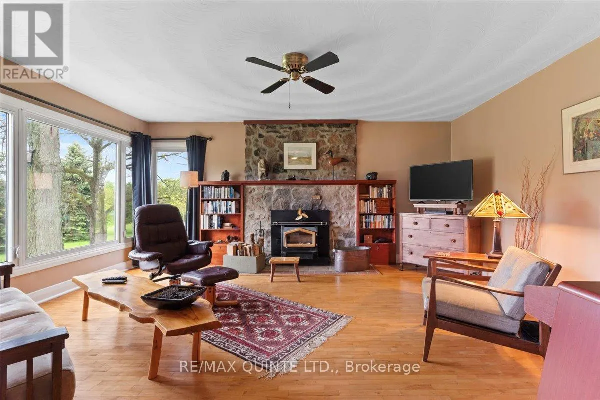 404 BRIDGE STREET W