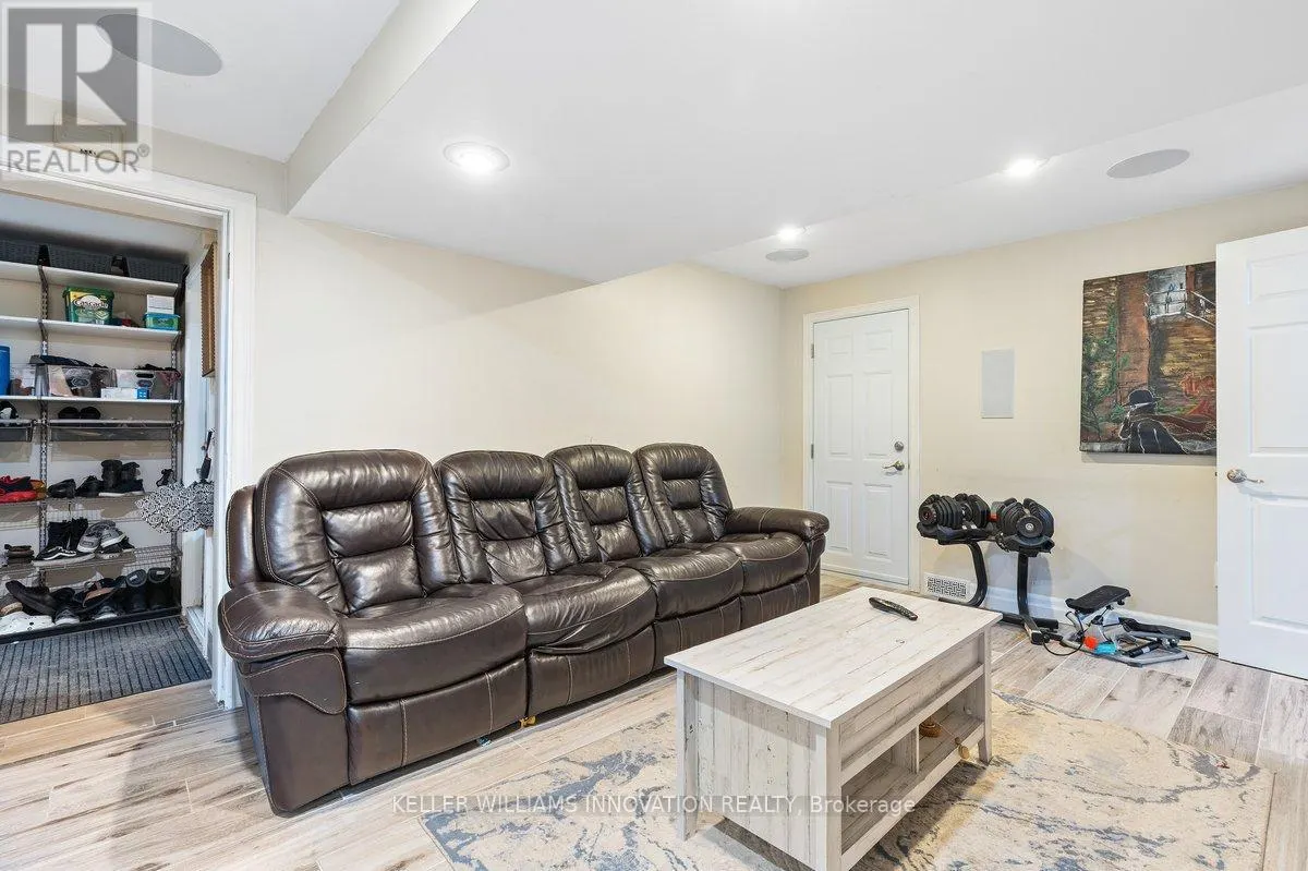 40 RENNIE DRIVE