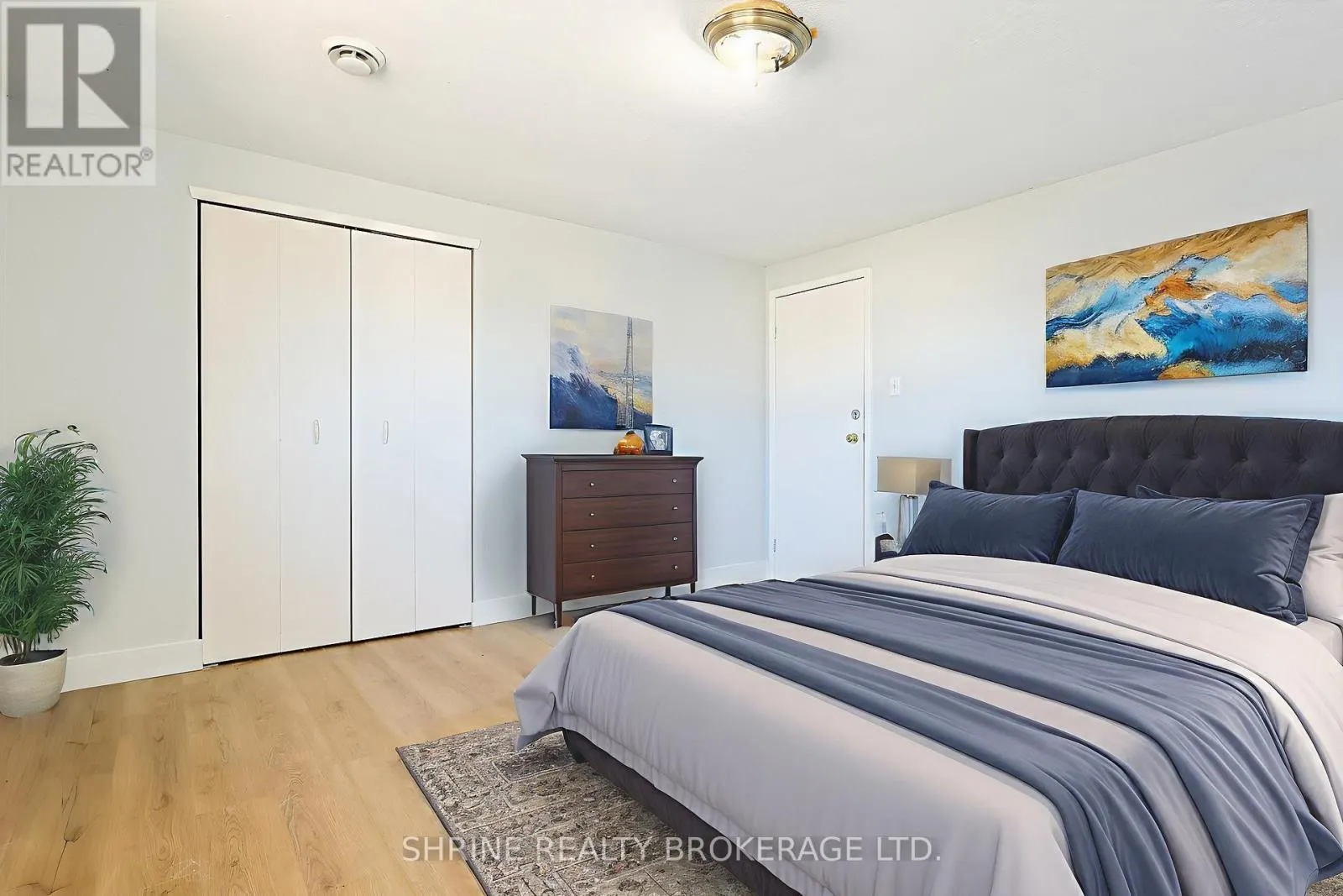 22 - 577 THIRD STREET, #22