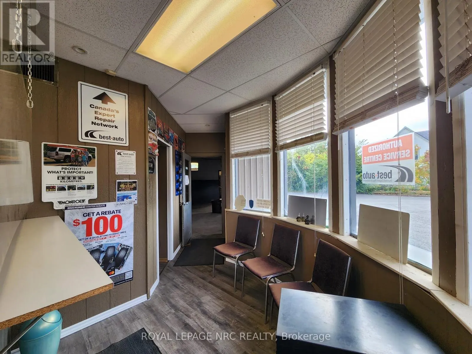 208 RIDGE ROAD N
