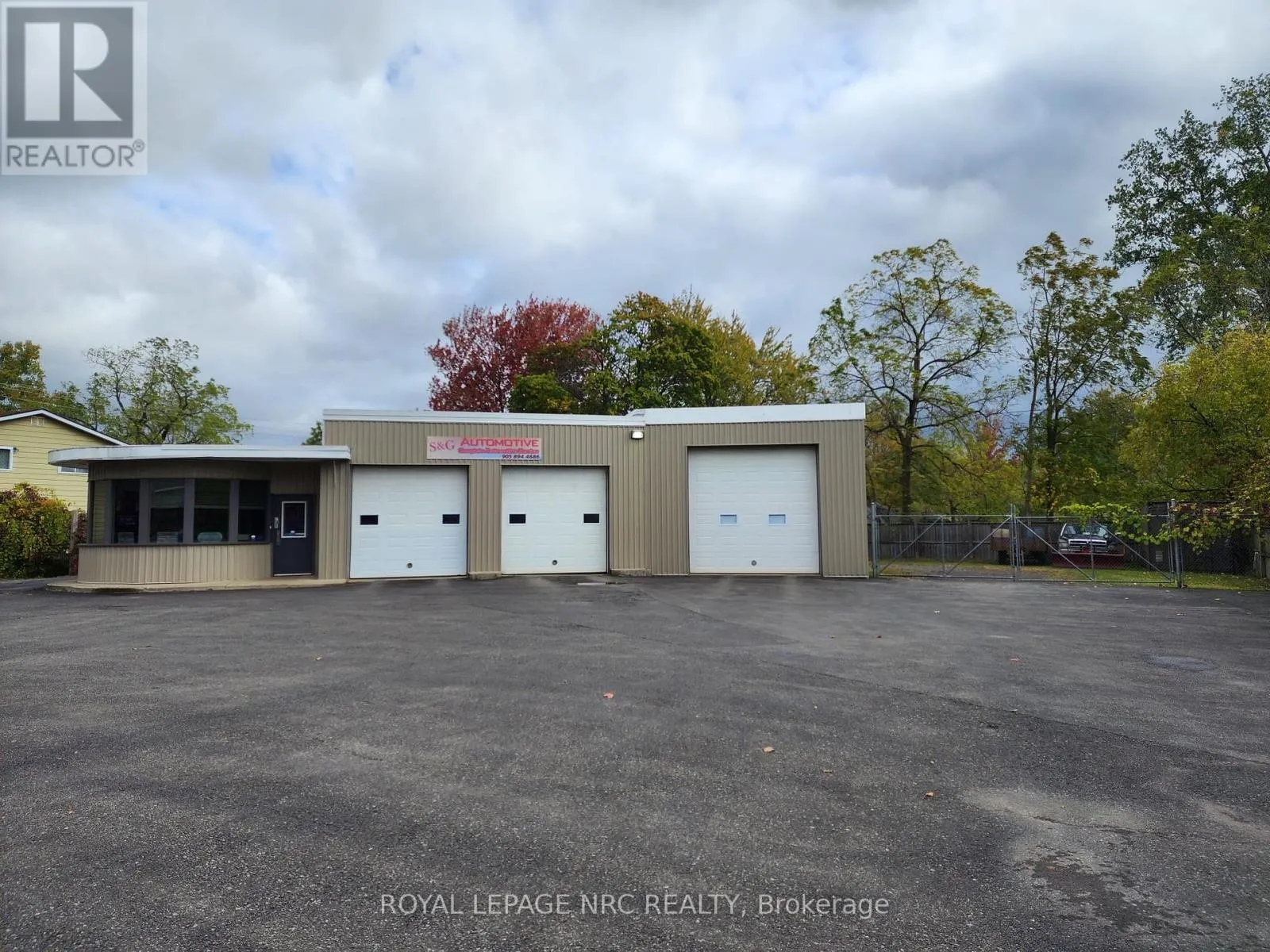 208 RIDGE ROAD N