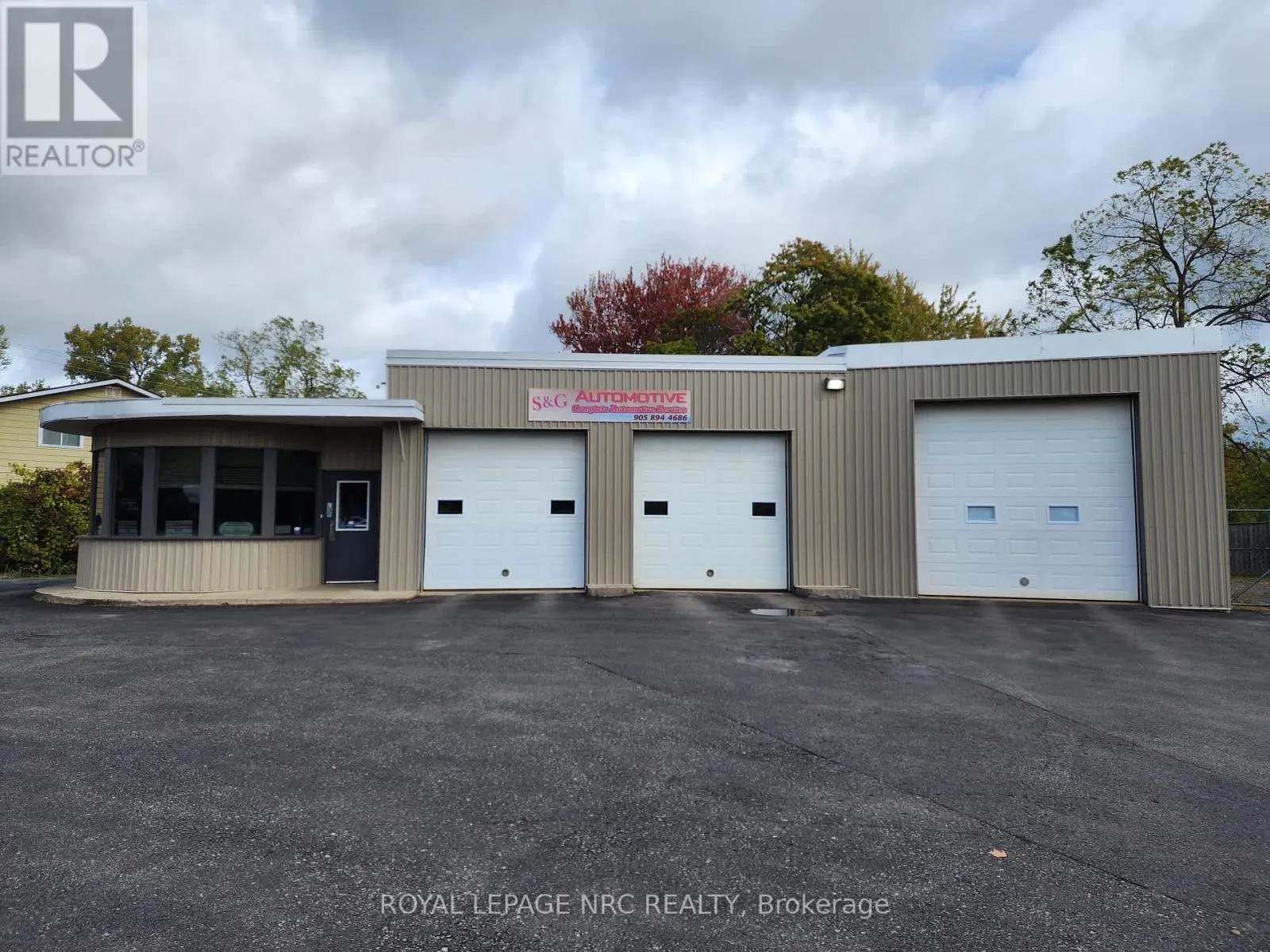 208 RIDGE ROAD N