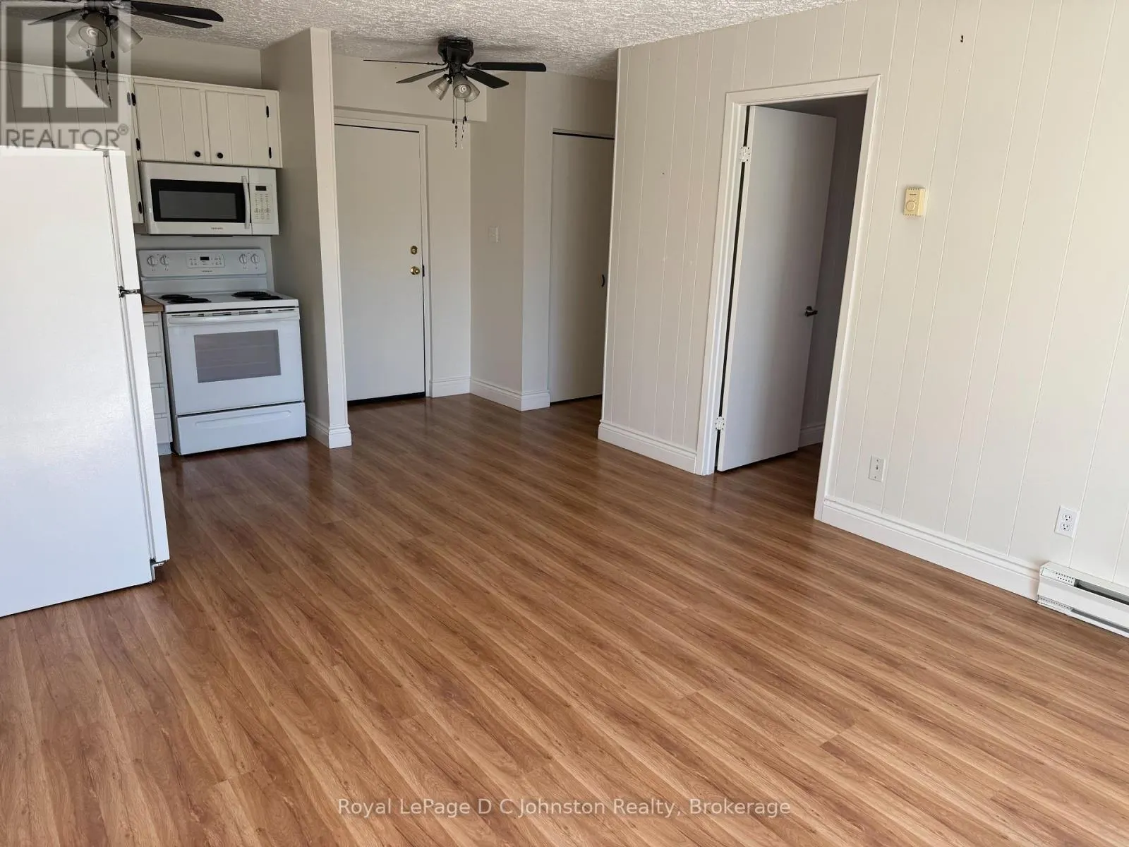 303 - 229 ADELAIDE STREET, #303