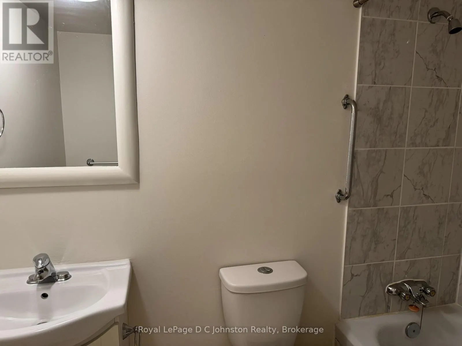 303 - 229 ADELAIDE STREET, #303