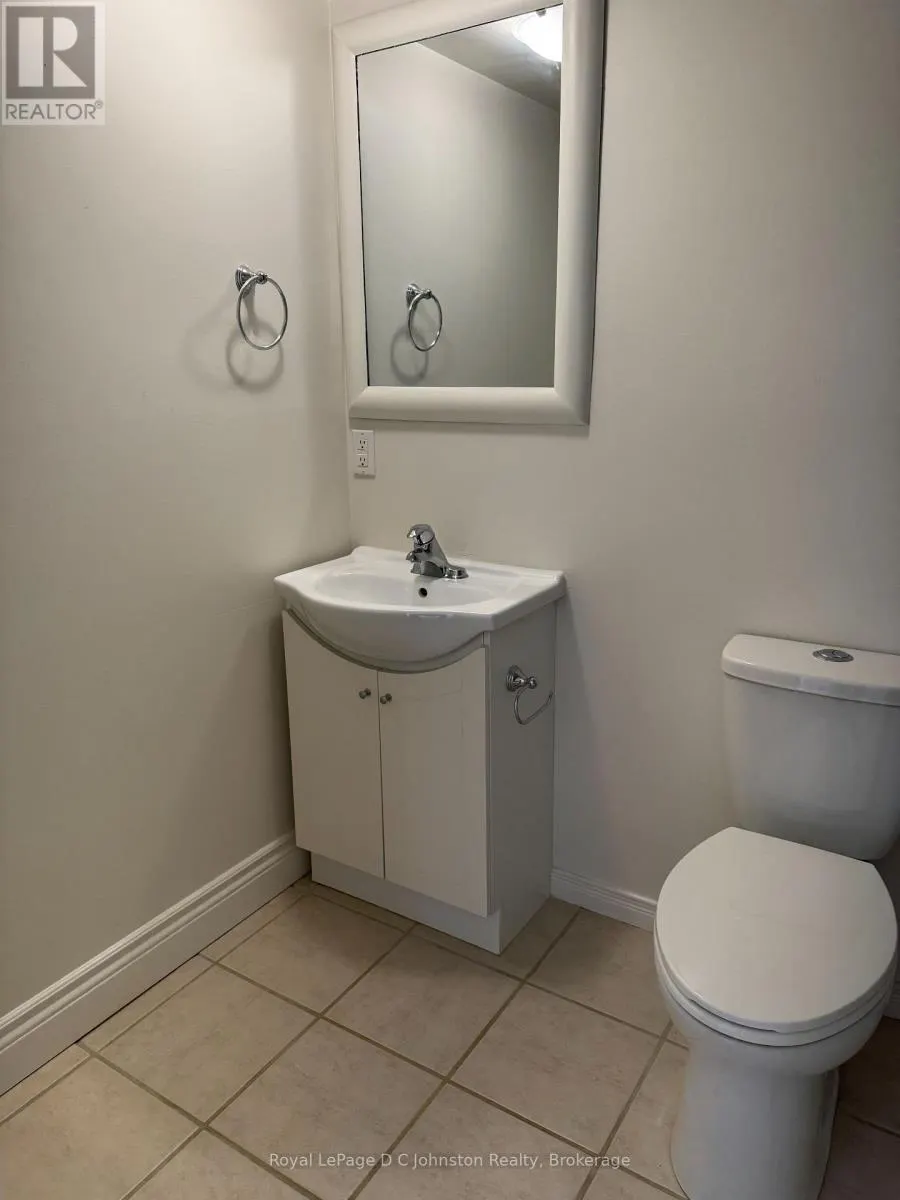303 - 229 ADELAIDE STREET, #303