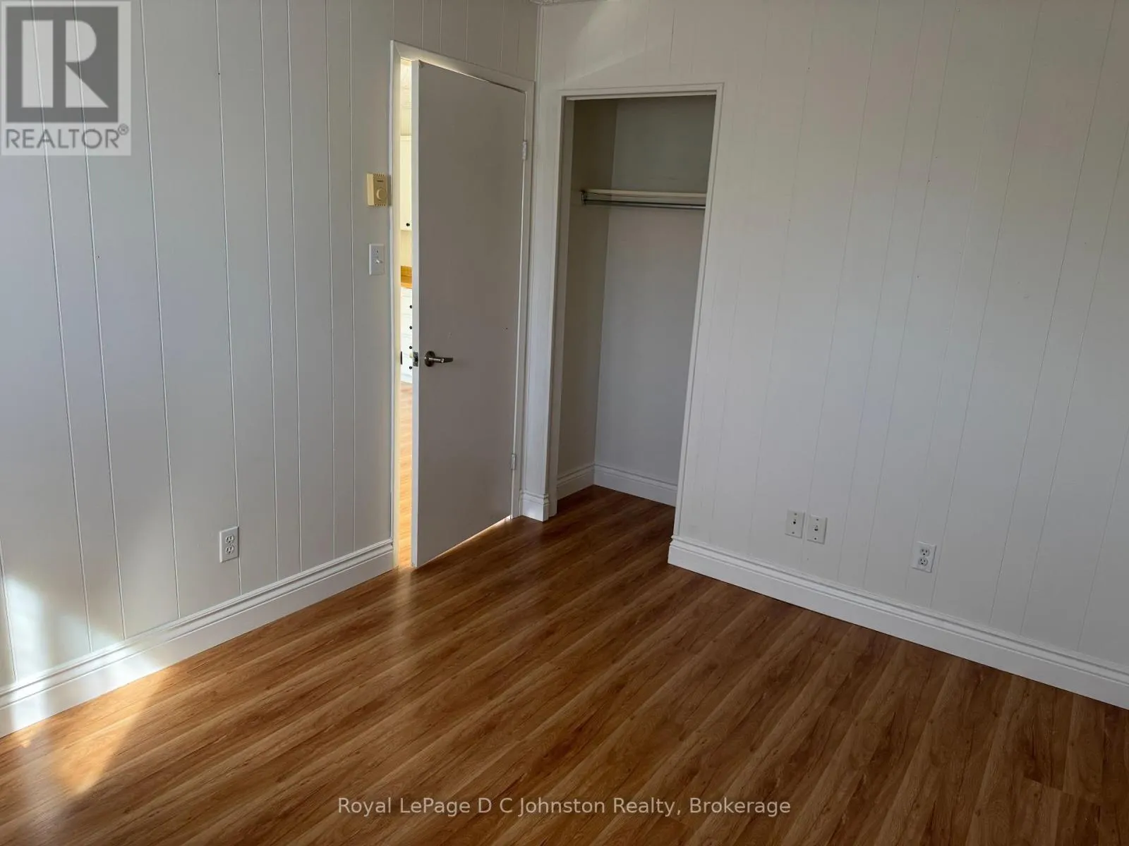 303 - 229 ADELAIDE STREET, #303