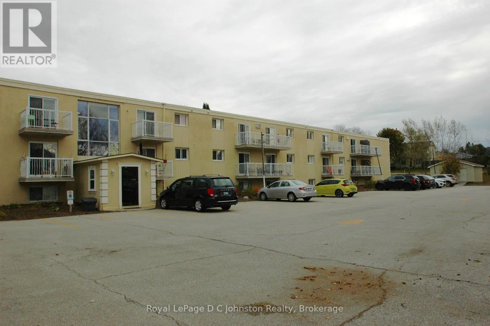 303 - 229 ADELAIDE STREET, #303