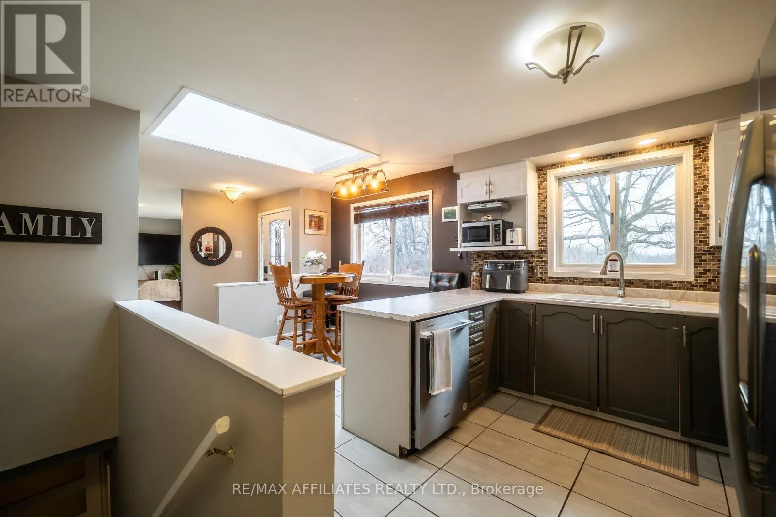 885 TOWNLINE ROAD