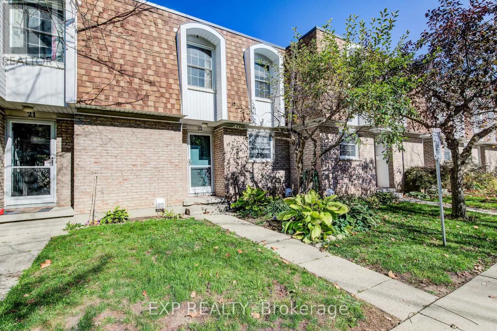 22 - 383 EDINBURGH STREET S