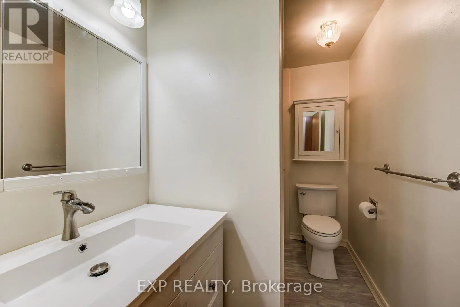 22 - 383 EDINBURGH STREET S