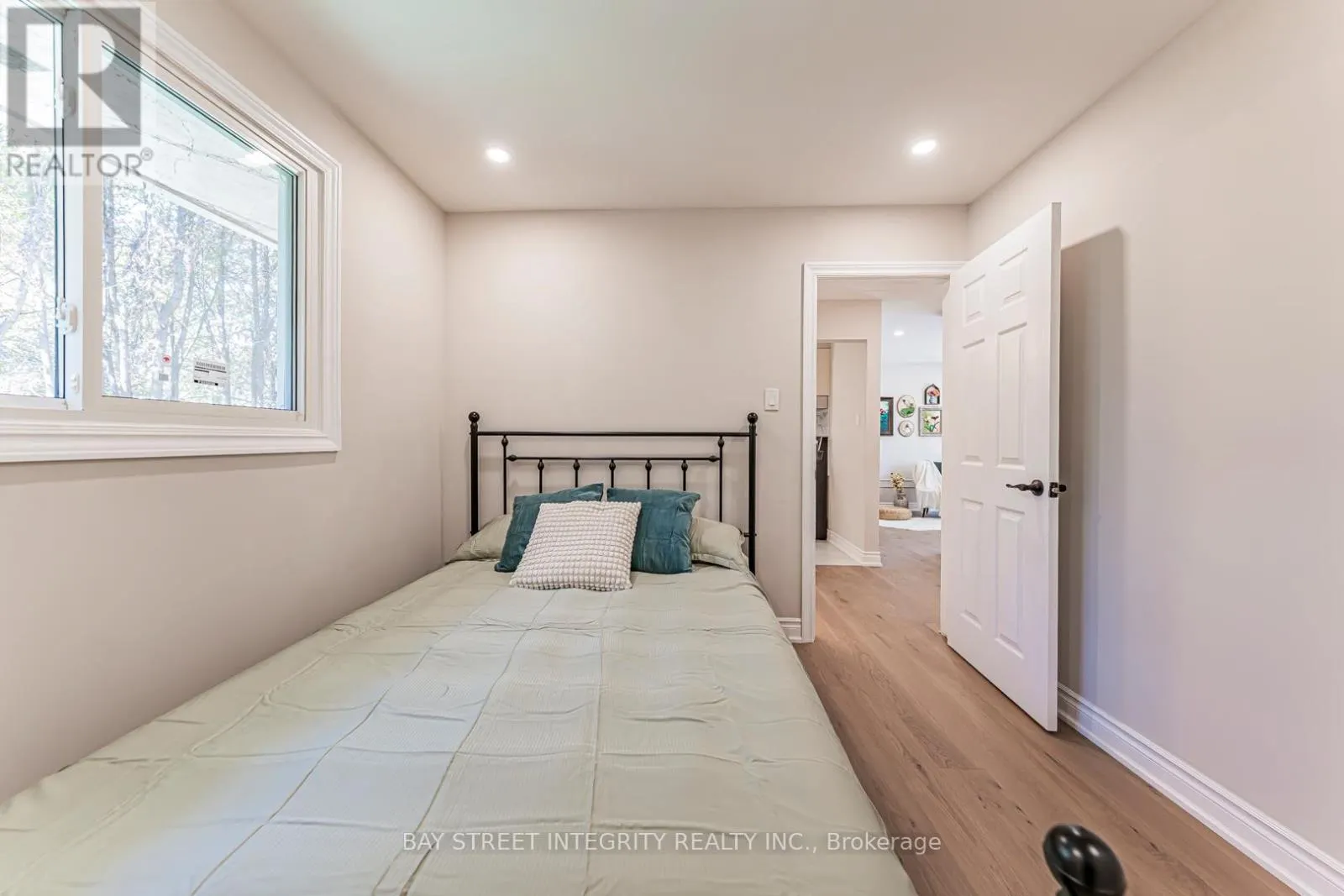 323 CLIFTON ROAD