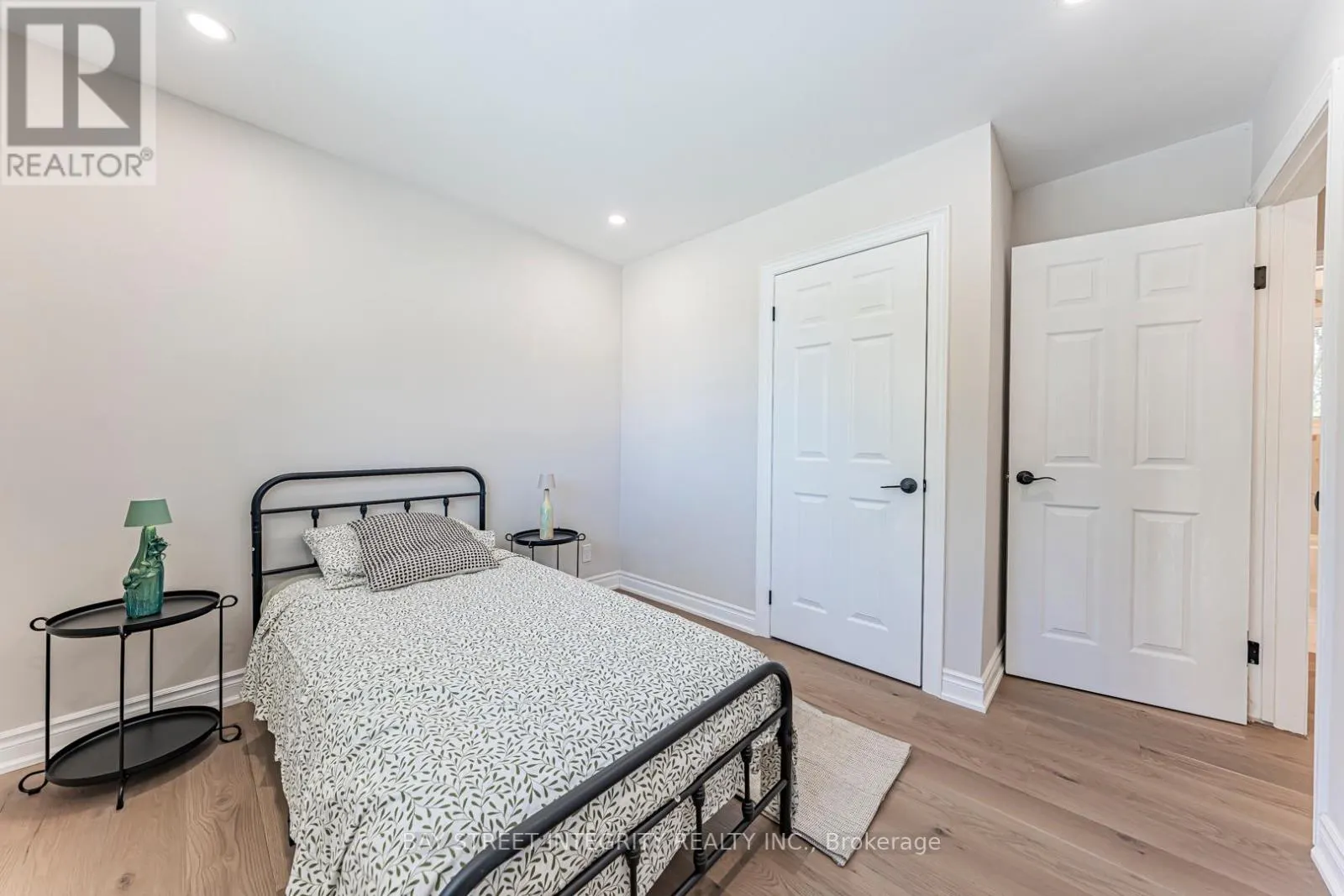 323 CLIFTON ROAD