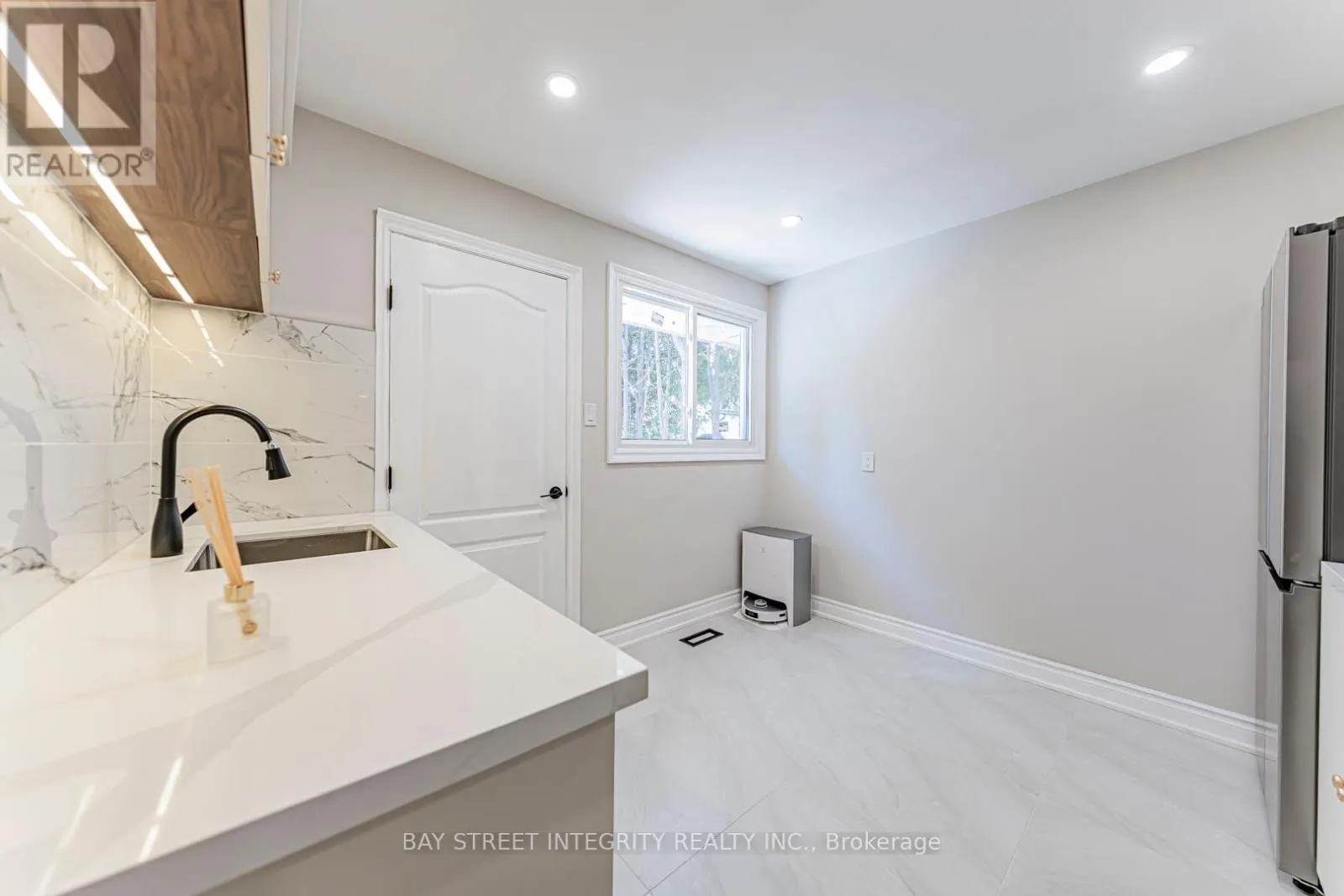323 CLIFTON ROAD