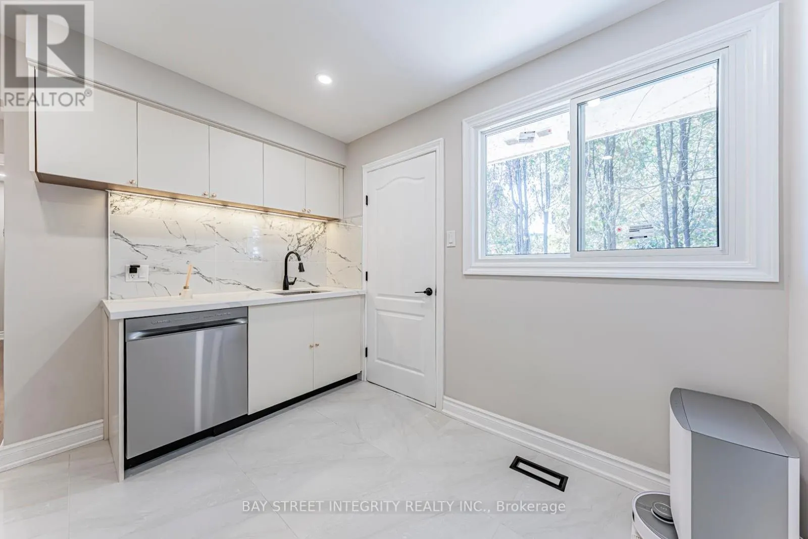 323 CLIFTON ROAD