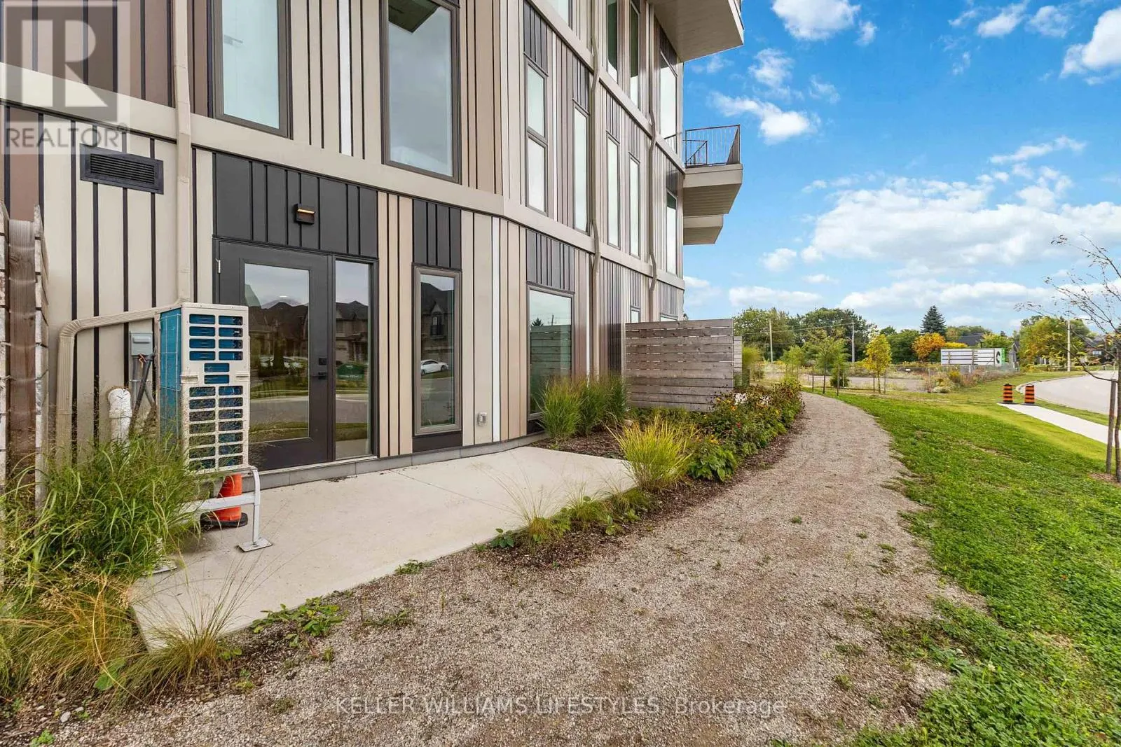 B117 - 2082 LUMEN DRIVE, #B117