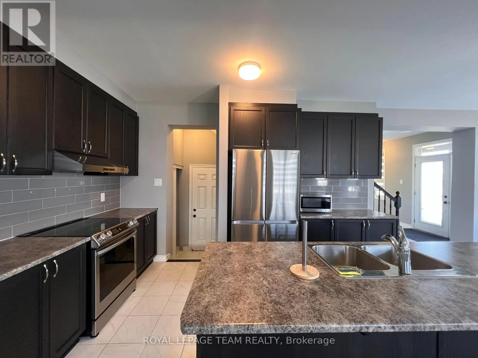965 FAMEFLOWER STREET