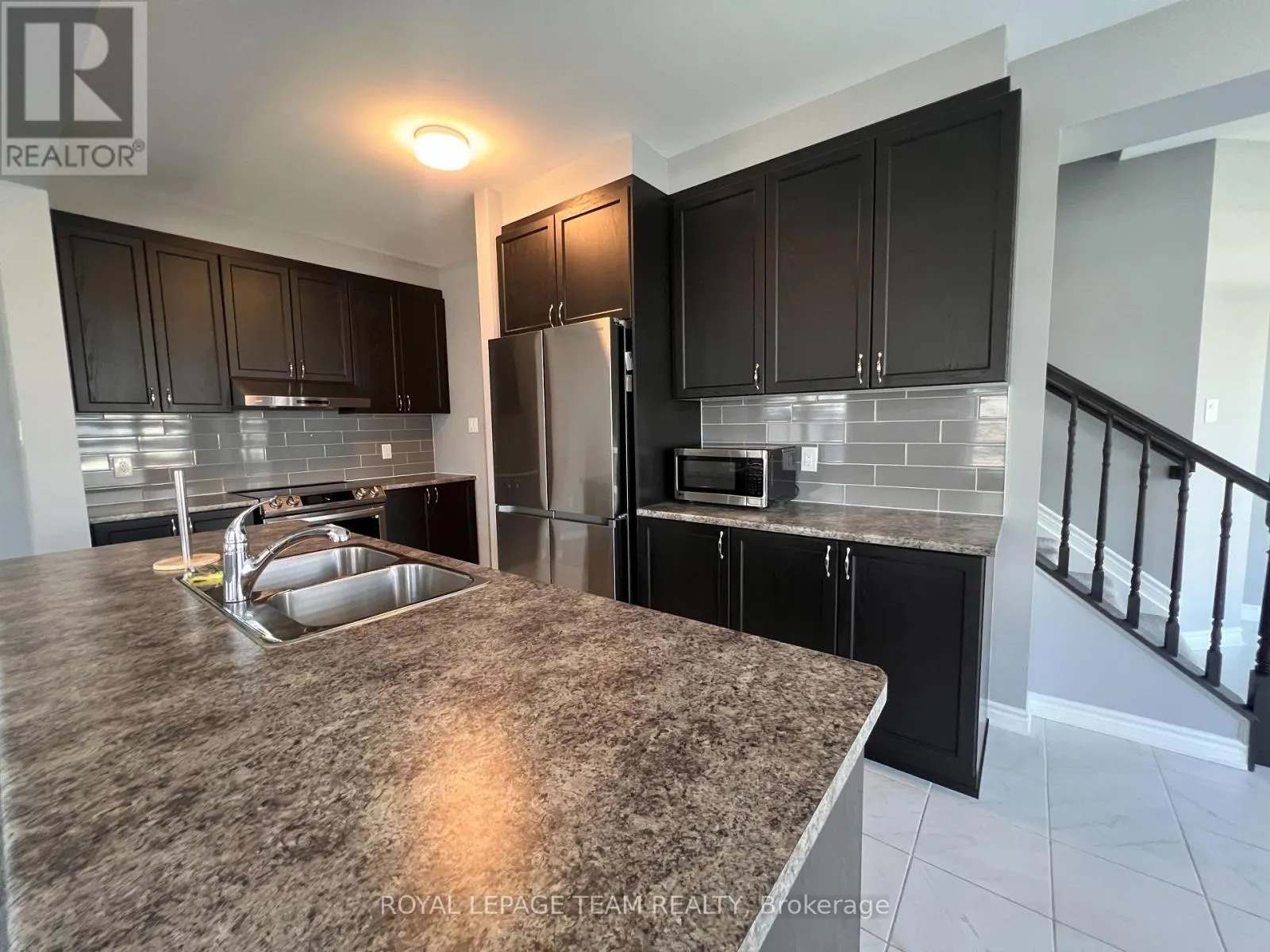 965 FAMEFLOWER STREET