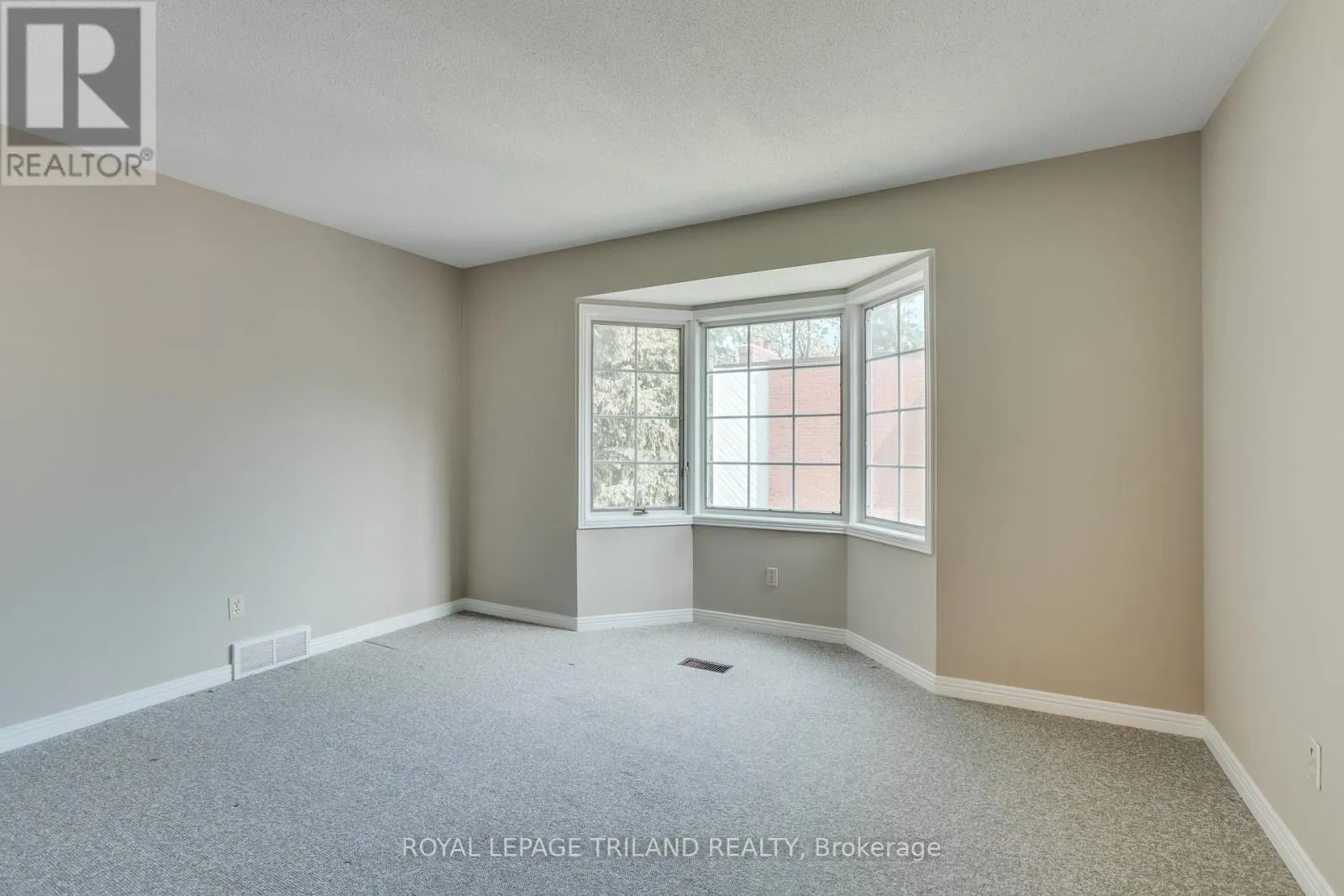77 - 703 WINDERMERE ROAD, #77