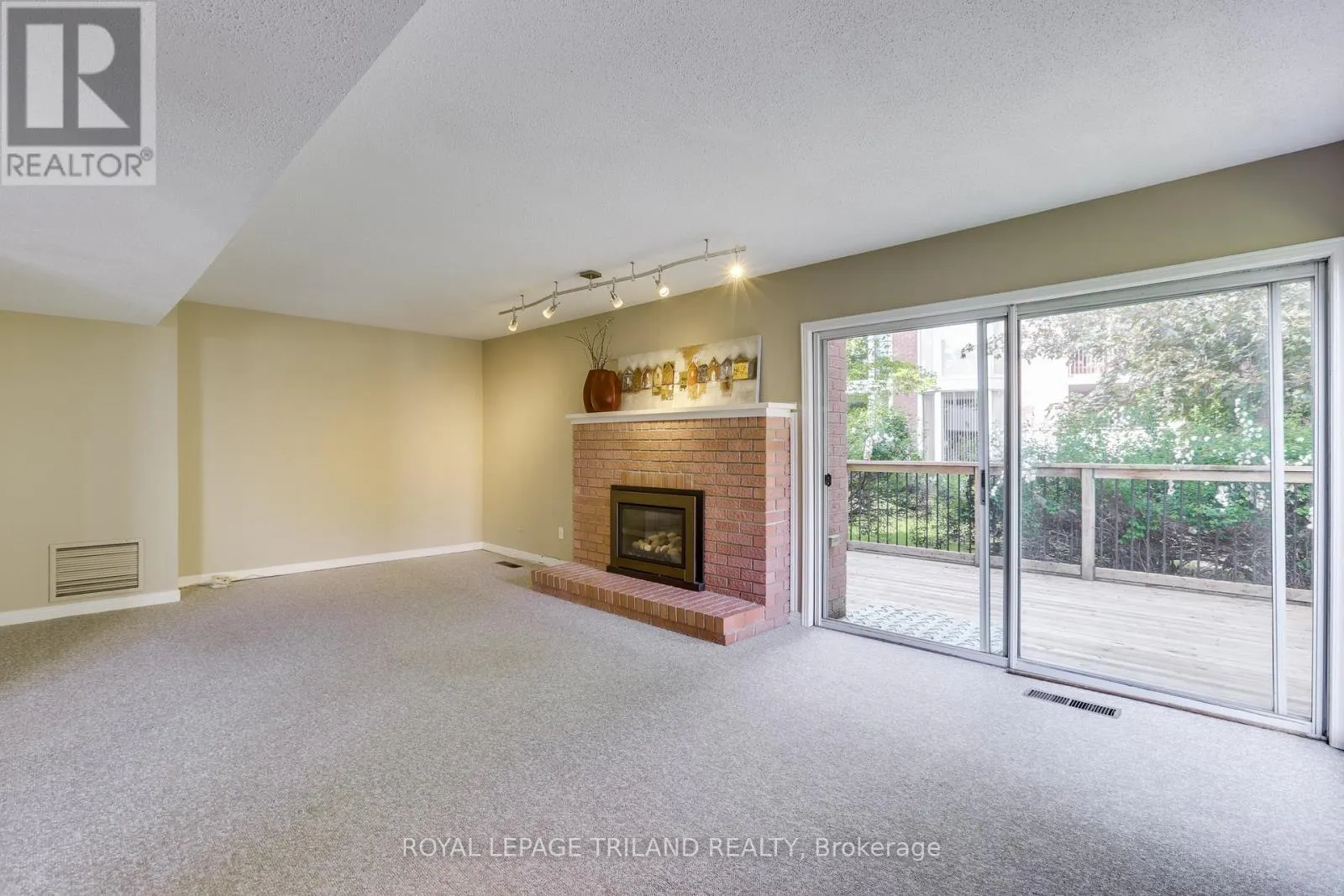 77 - 703 WINDERMERE ROAD, #77