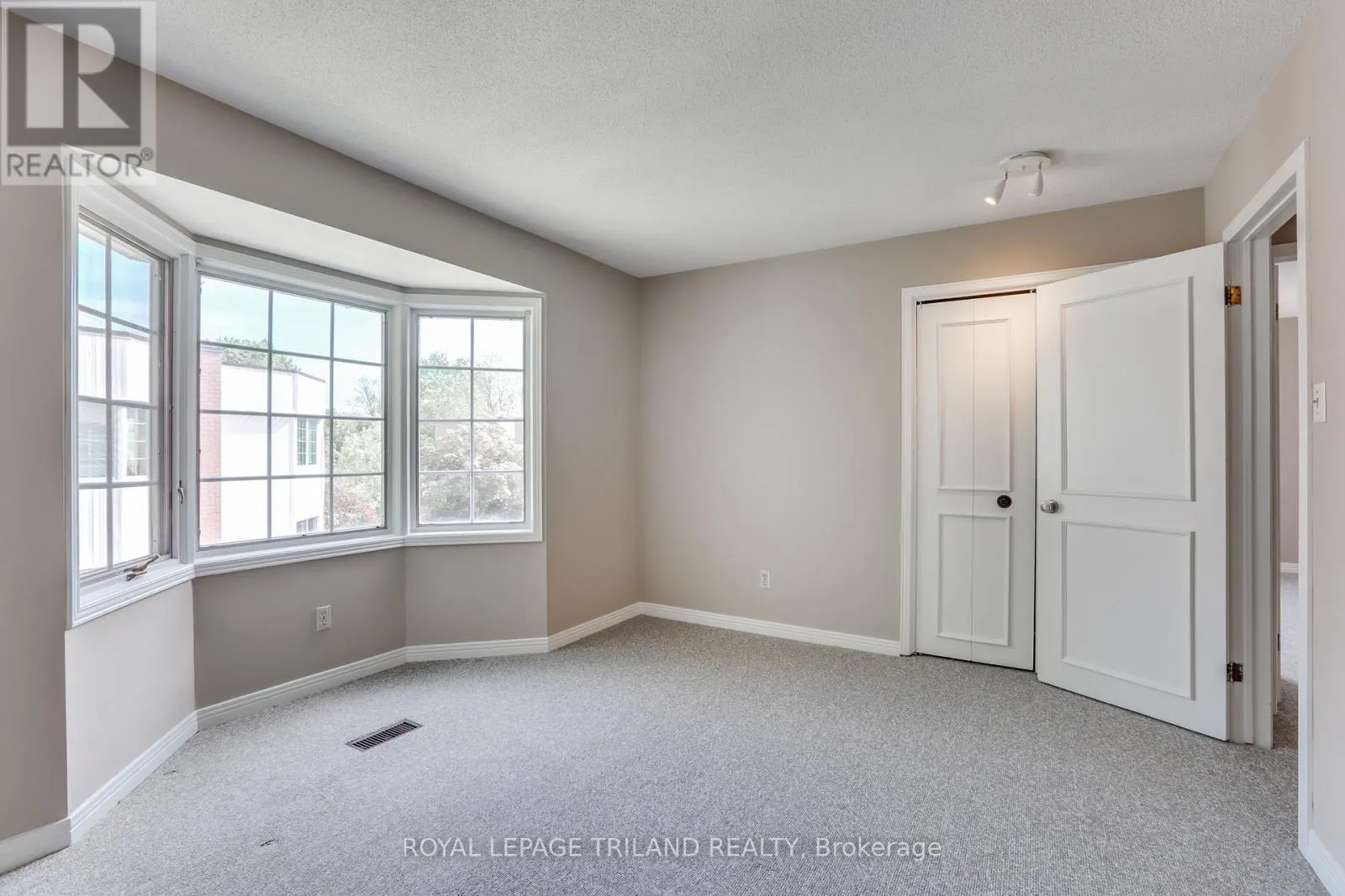 77 - 703 WINDERMERE ROAD, #77