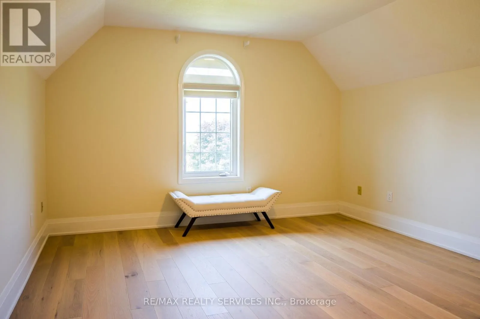 214 & 218 MAPLE AVENUE S