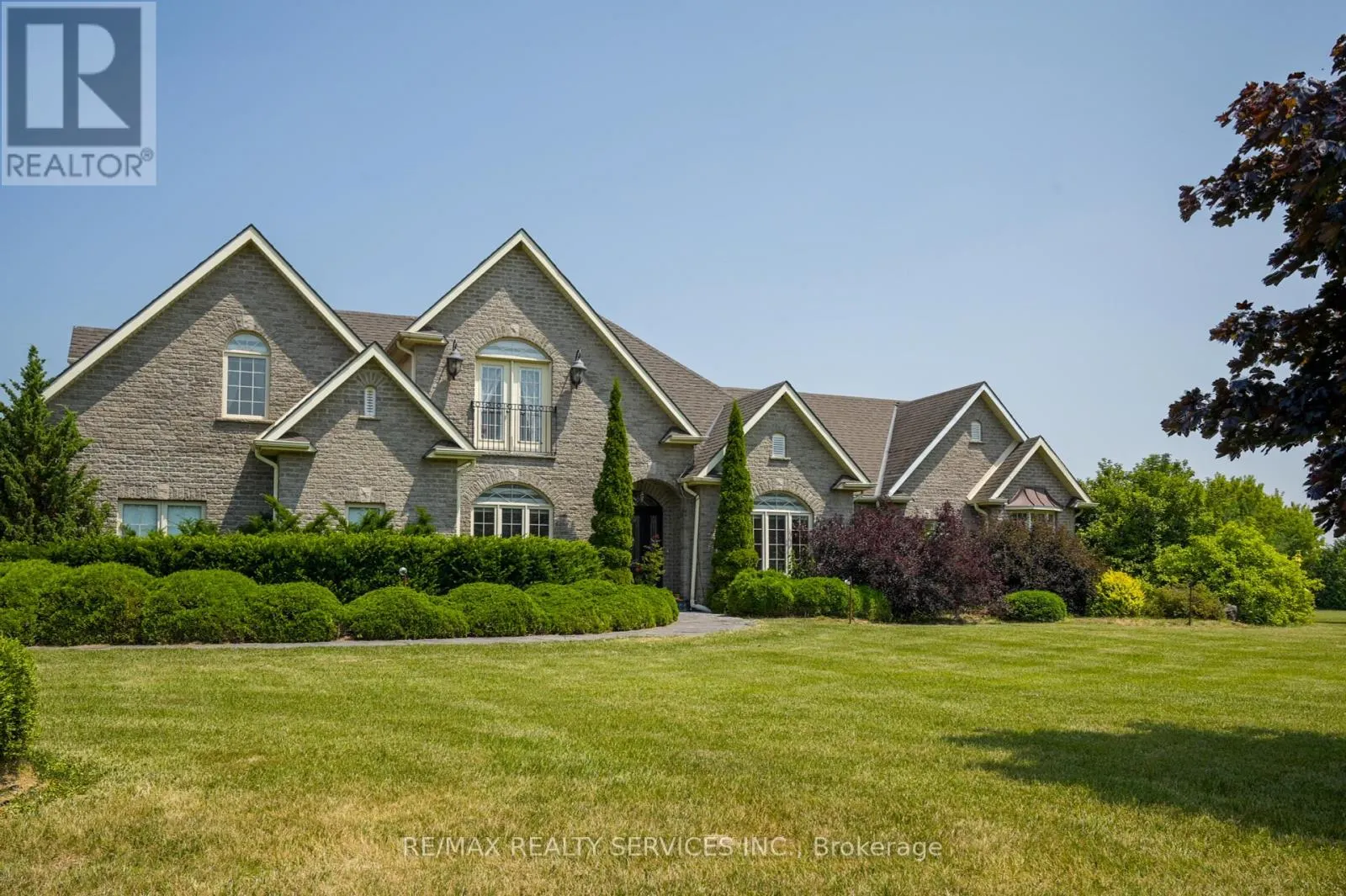 214 & 218 MAPLE AVENUE S