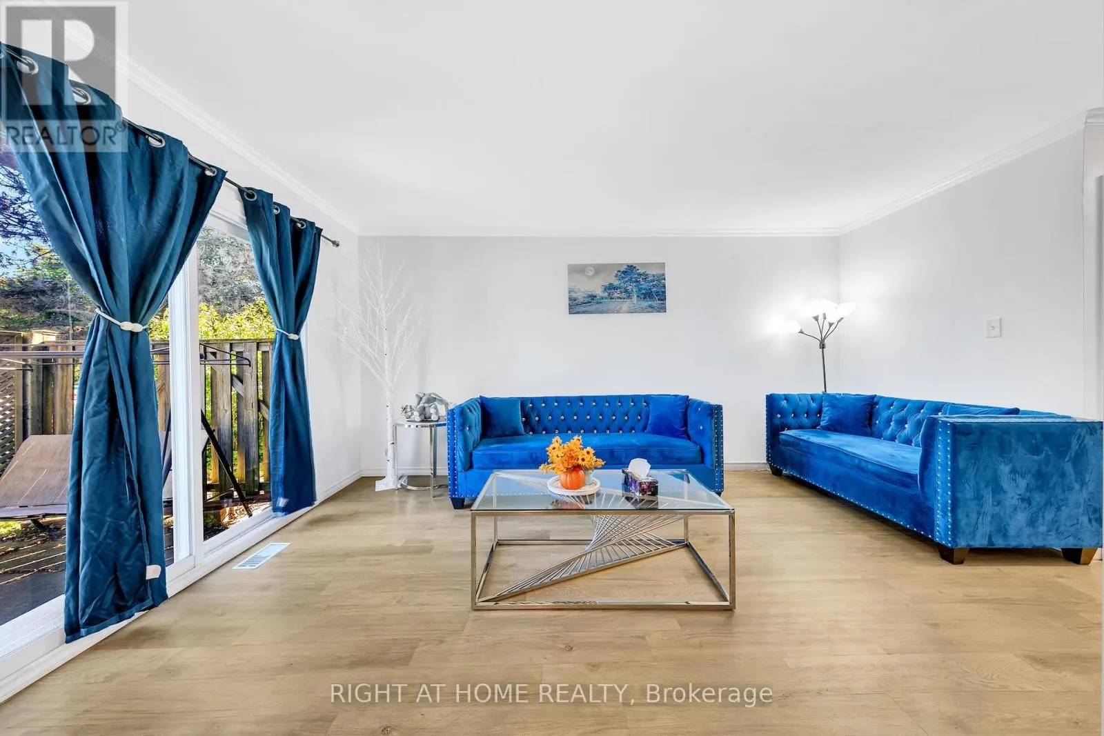 6 - 1460 GARTH STREET W