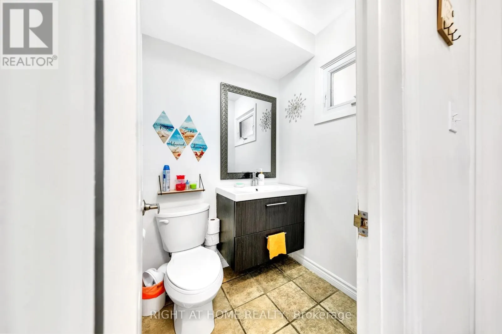 6 - 1460 GARTH STREET W