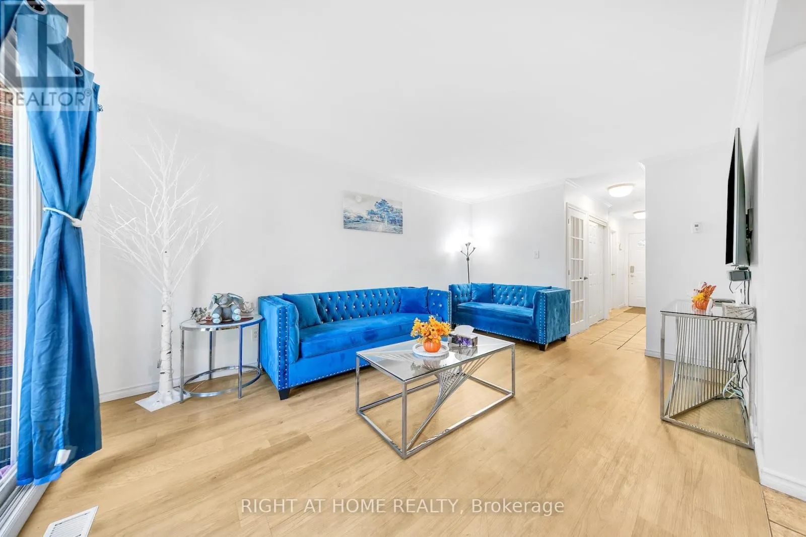 6 - 1460 GARTH STREET W