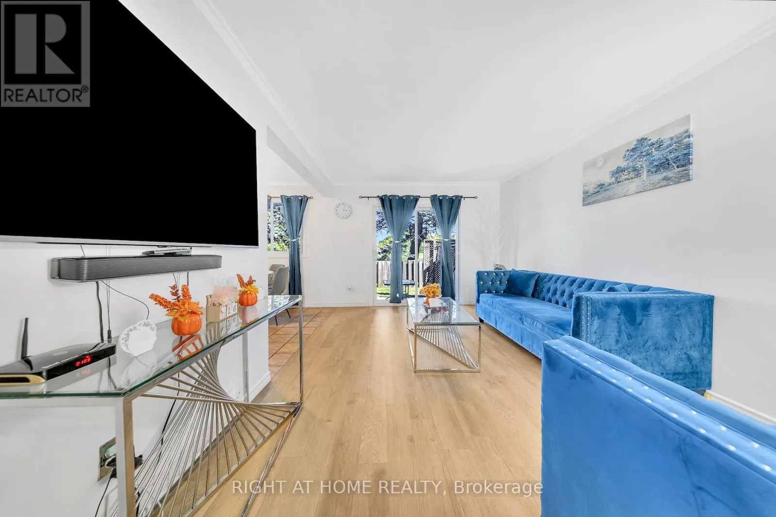 6 - 1460 GARTH STREET W