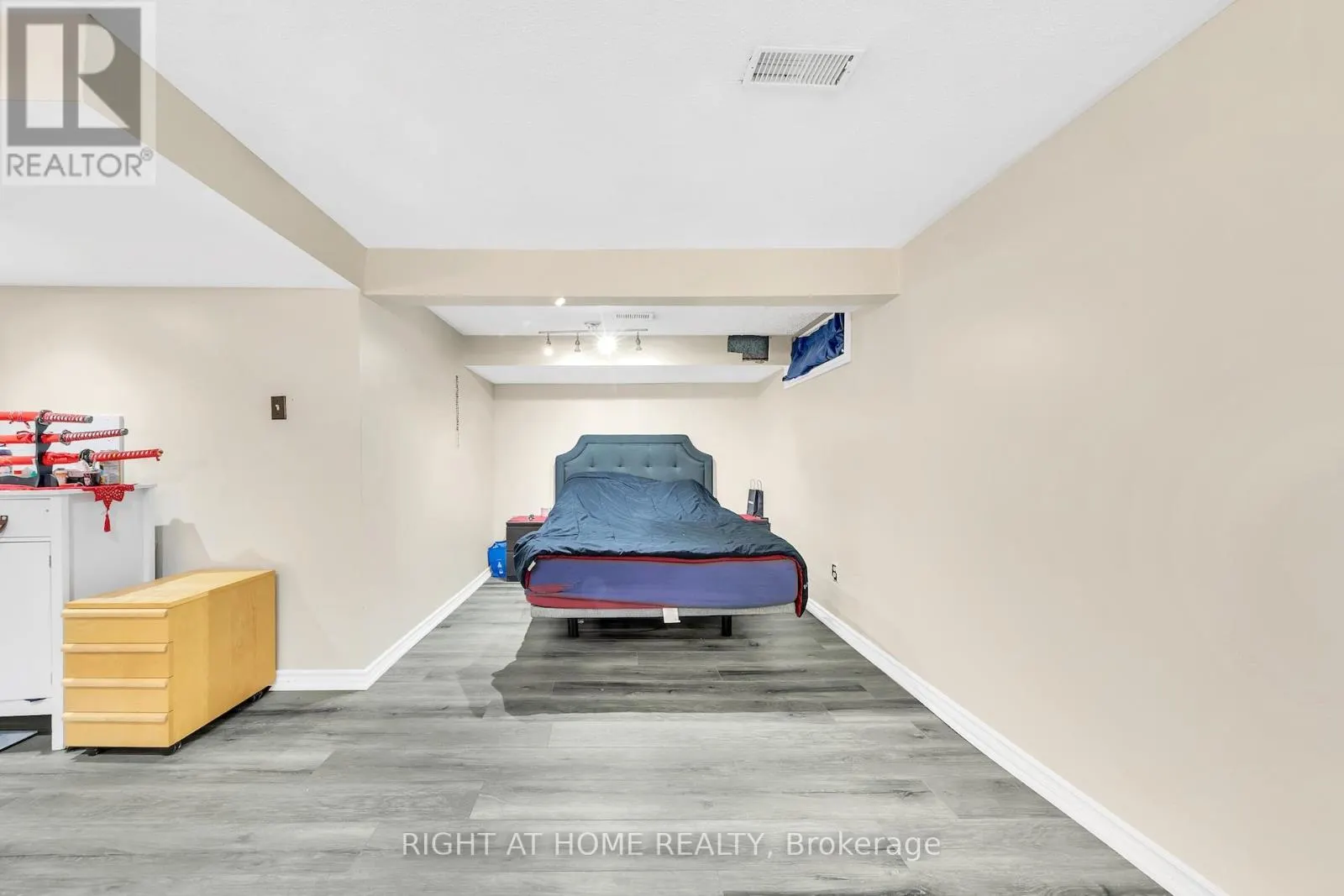 6 - 1460 GARTH STREET W