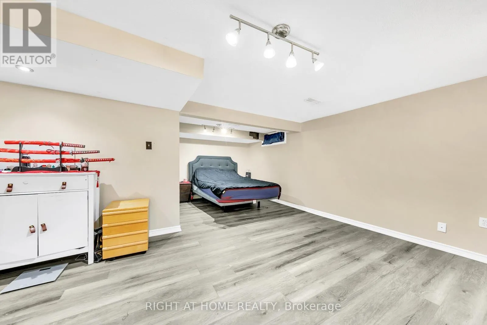 6 - 1460 GARTH STREET W