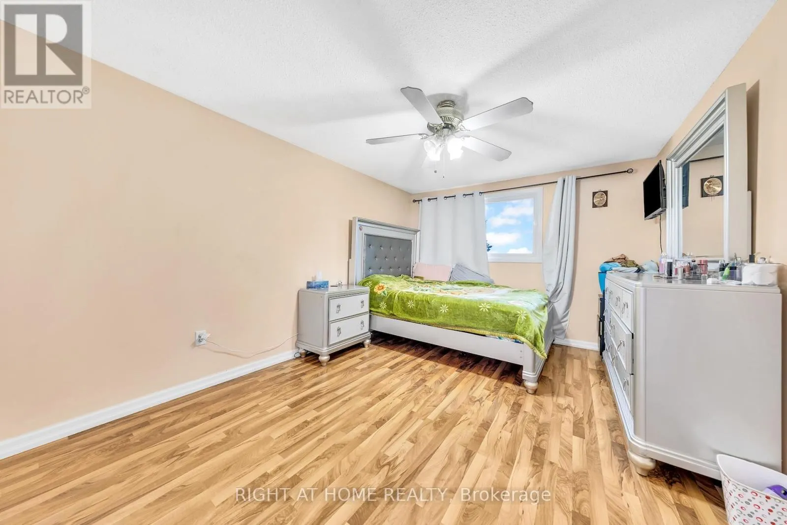6 - 1460 GARTH STREET W