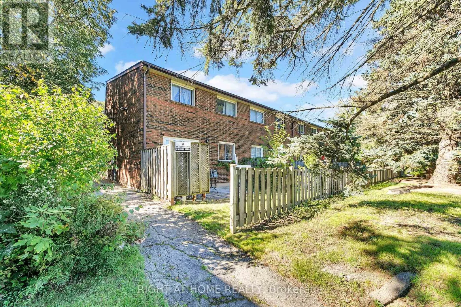 6 - 1460 GARTH STREET W