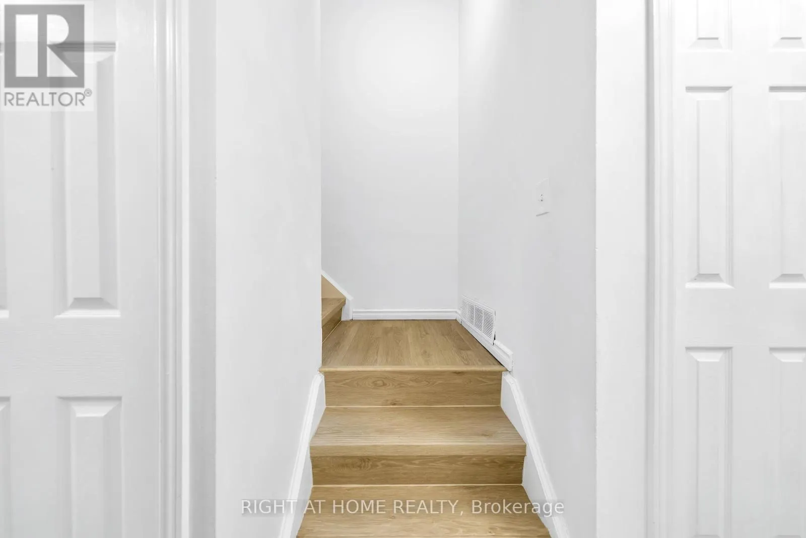 6 - 1460 GARTH STREET W