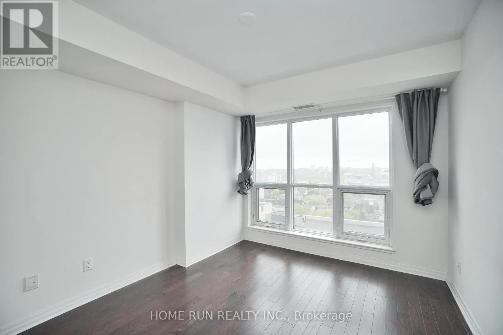 1704 - 195 BESSERER STREET