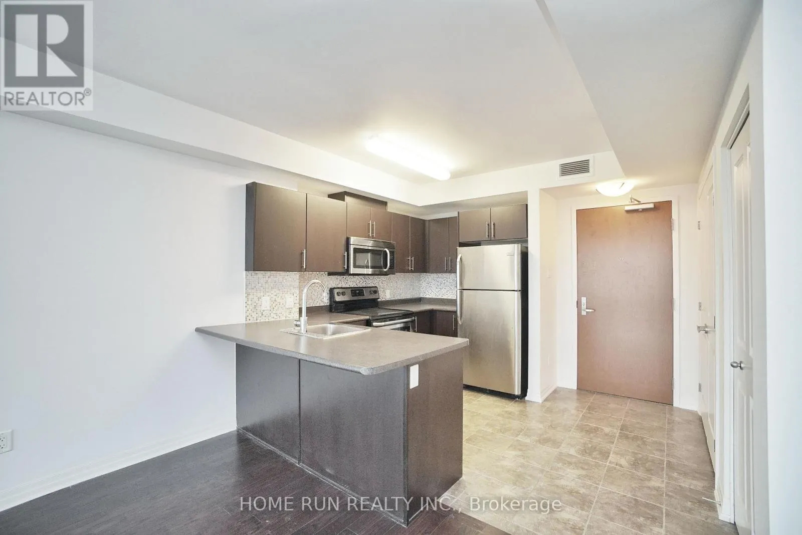1704 - 195 BESSERER STREET