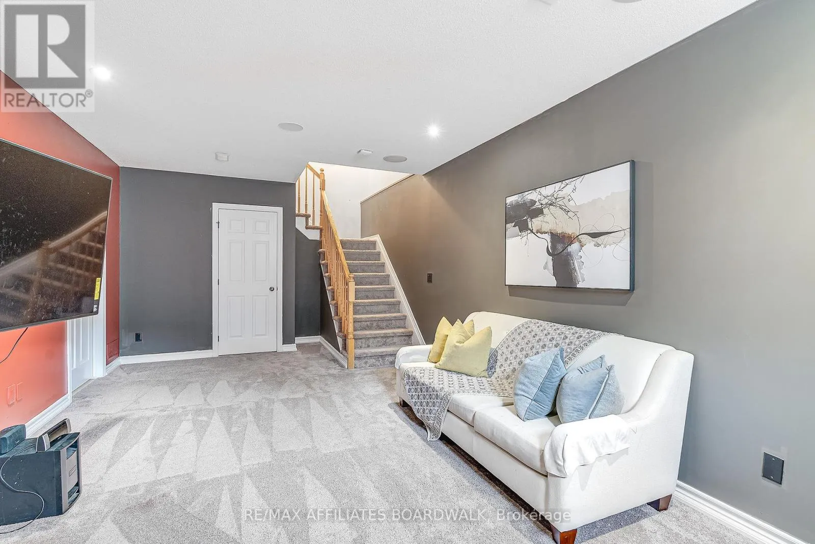 317 GLENBRAE AVENUE