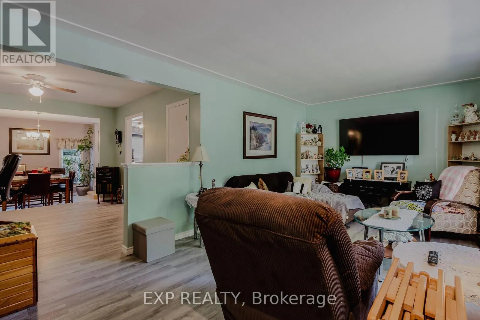 254 DENT PLACE