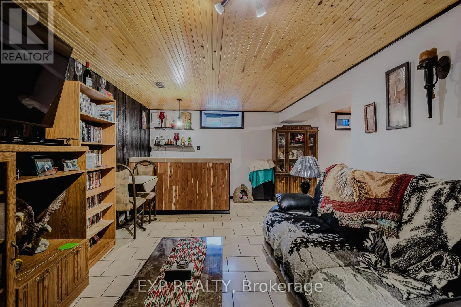 254 DENT PLACE
