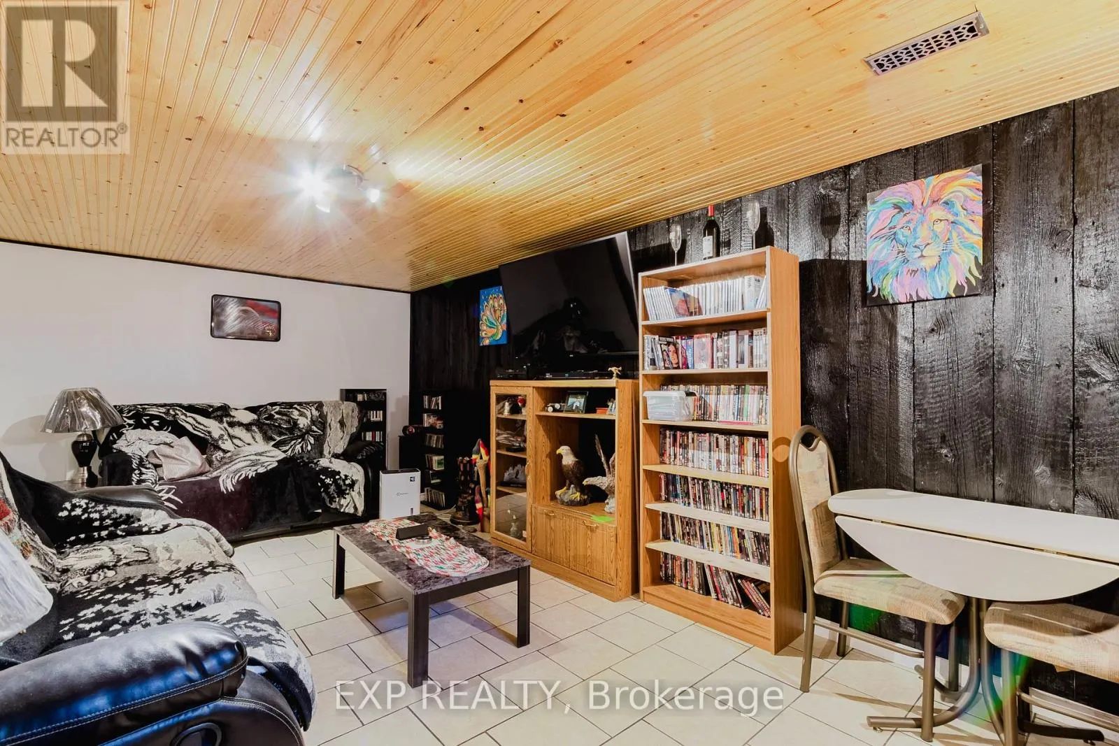 254 DENT PLACE
