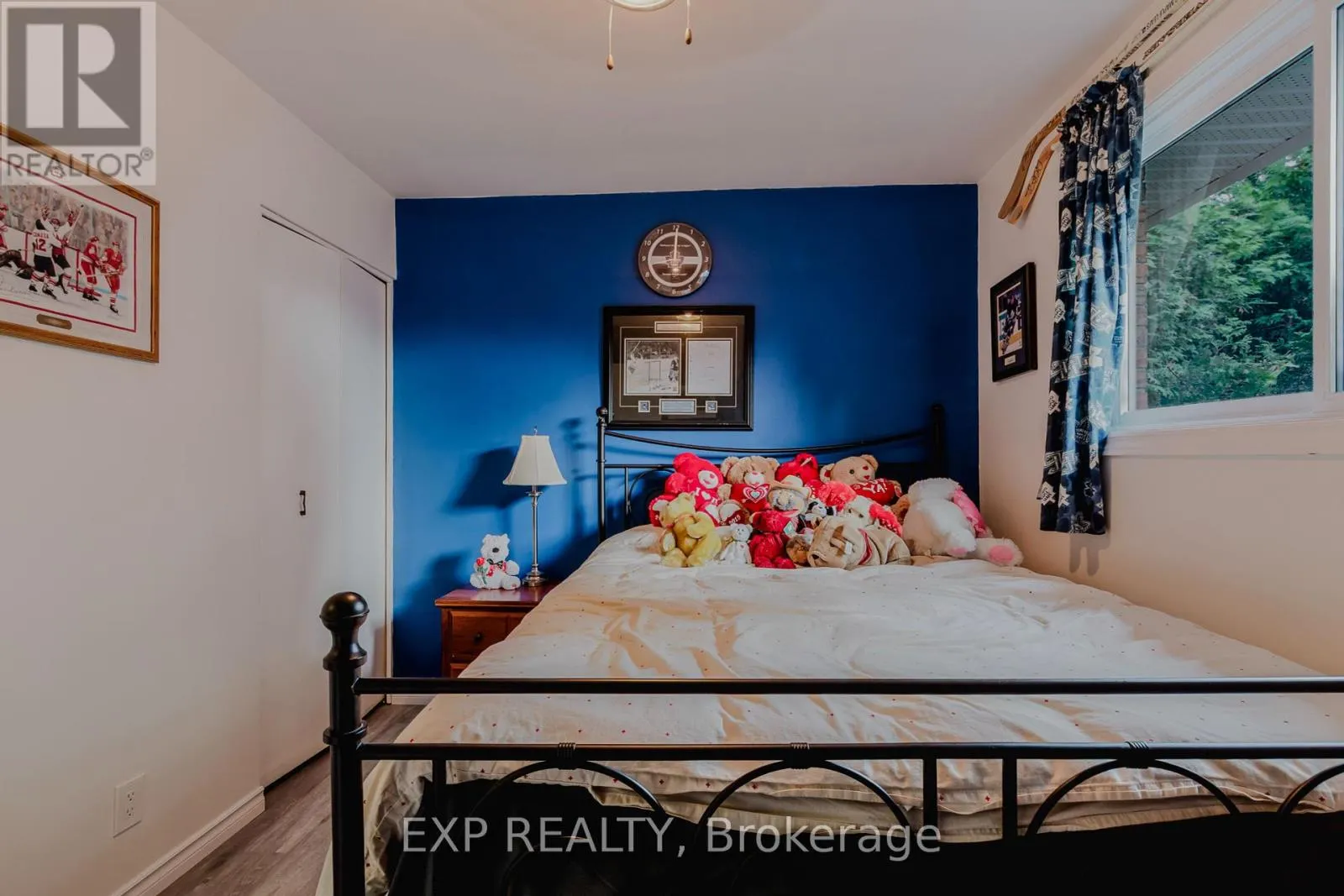 254 DENT PLACE