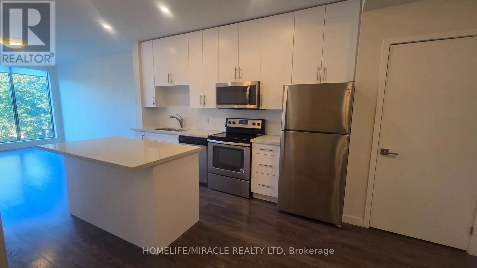 221 - 690 KING STREET W