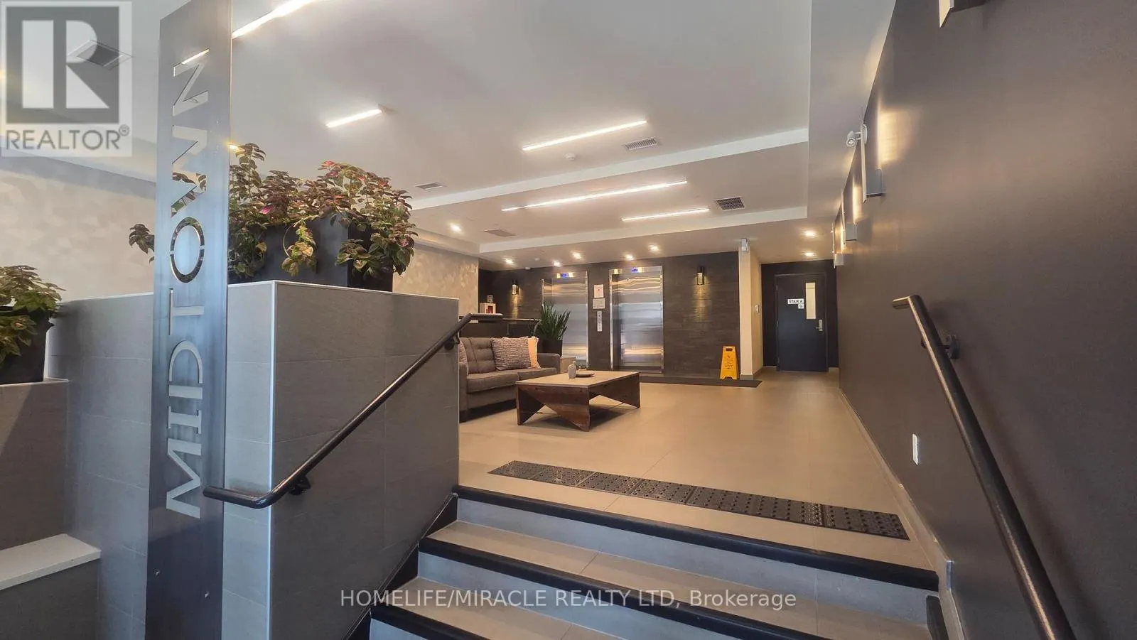 221 - 690 KING STREET W