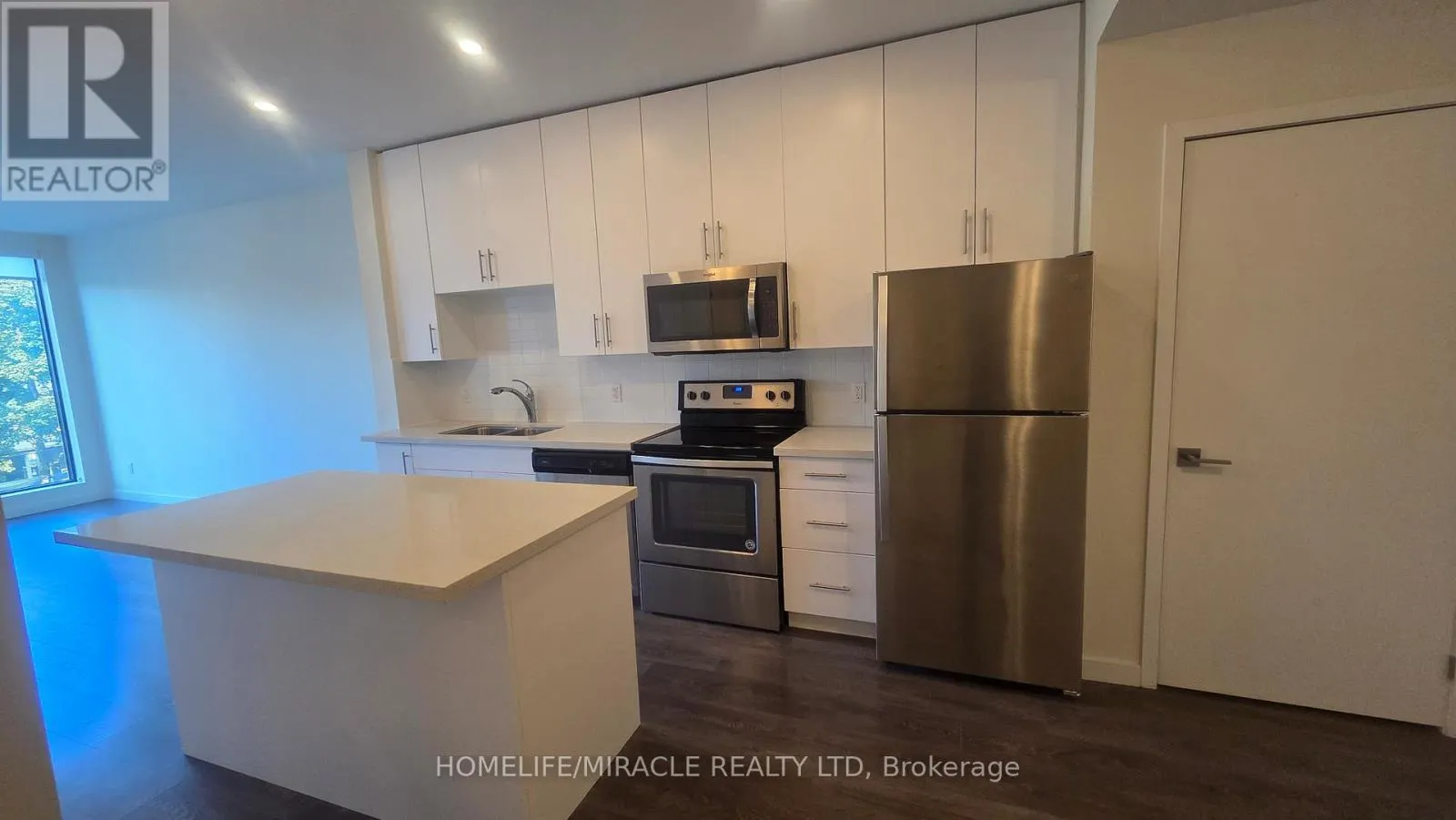221 - 690 KING STREET W