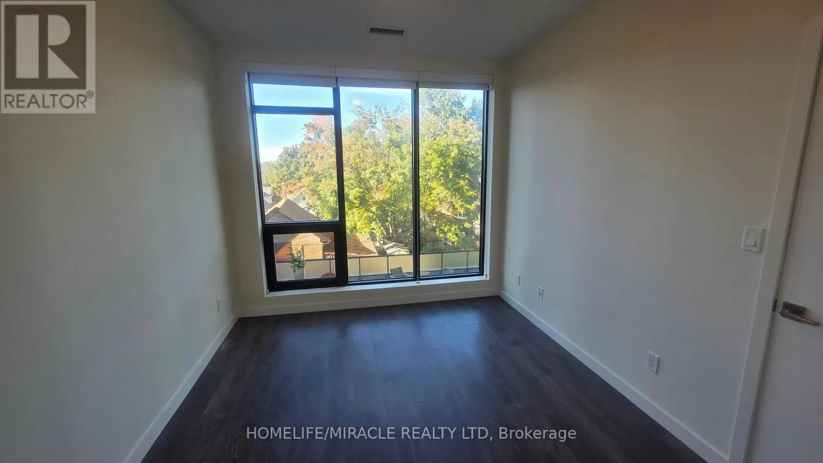 221 - 690 KING STREET W